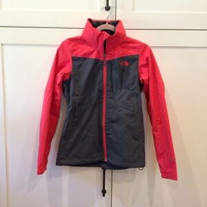 The NorthFace Rain Jacket Women’s Size XS